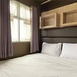 Apartemen The Suites Metro By Esti